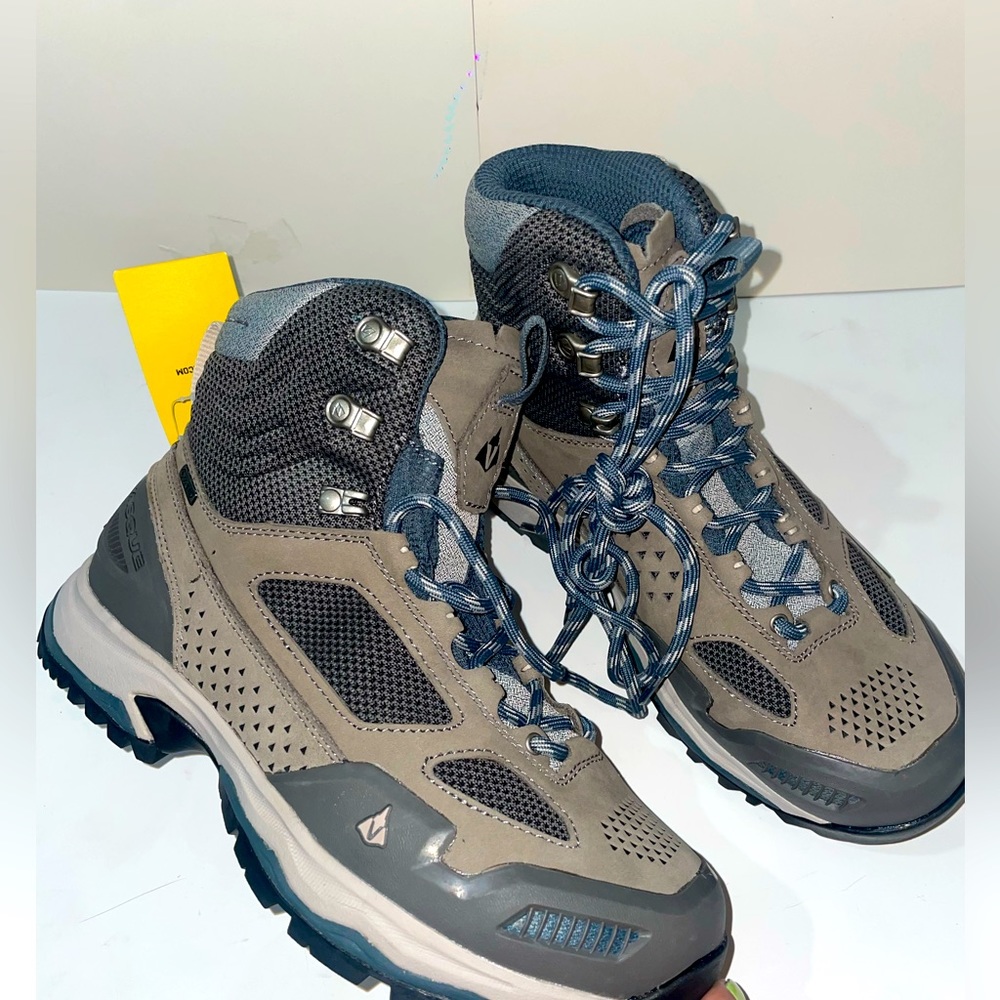 Vibram Women's Hiking Waterproof boots Sz 7.5